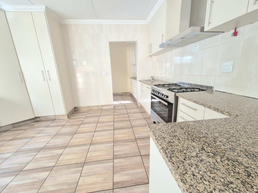 4 Bedroom Property for Sale in Heuwelsig Free State